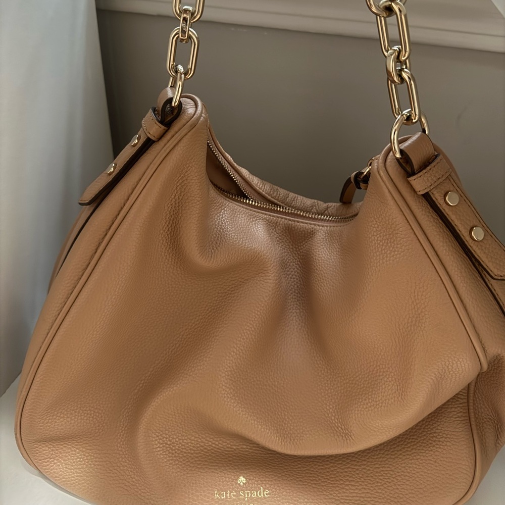 Elegant Tan Leather Shoulder Bag